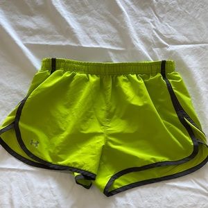 Under Armour short